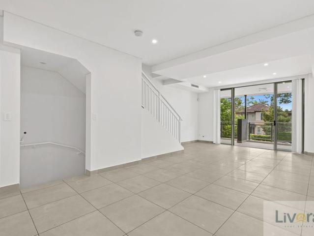 Pemulwuy! Large and Ultra Modern Duplex!