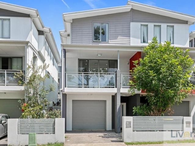Pemulwuy! Large and Ultra Modern Duplex!