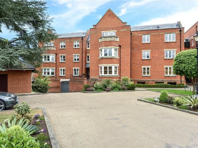 Pemberley Lodge, Longbourn, Windsor. 2 bed apartment to rent £2,000 pcm £462 pw