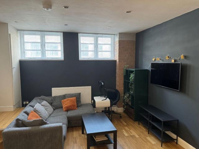 Pembeton, Warstone Lane, Birmingham B18, 1 bed flat to rent, £1,000 pcm | PrimeLocation