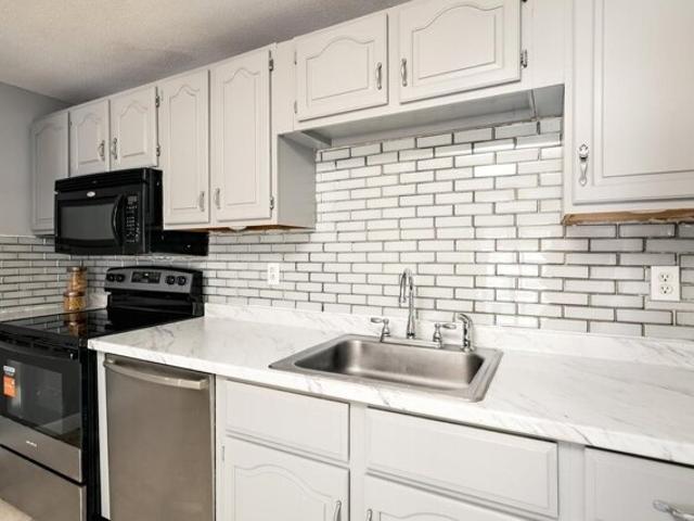 Pembroke Dr Unit,derry, Condo For Sale