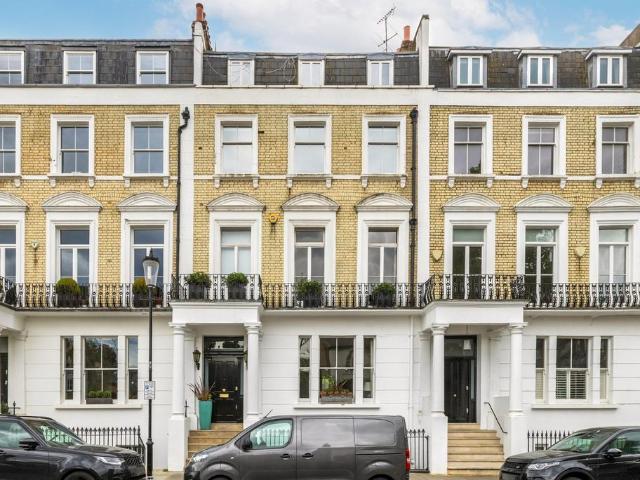 Pembroke Gardens, Kensington, London 7 bed house to rent £26,997 pcm £6,230 pw