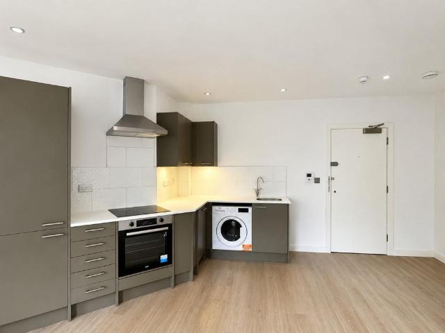 Pembroke House, Exeter EX1 1 bed apartment to rent £1,295 pcm £299 pw
