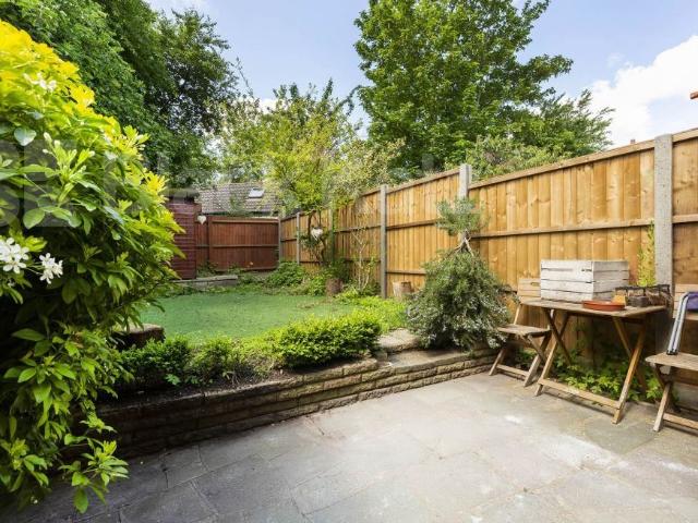 Pembroke Road, Muswell Hill N10, 5 bed town house to rent, £4,000 pcm | PrimeLocation