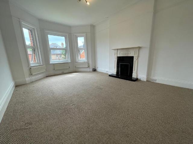 Pembroke Road, BOURNEMOUTH 3 bed flat to rent £1,495 pcm £345 pw