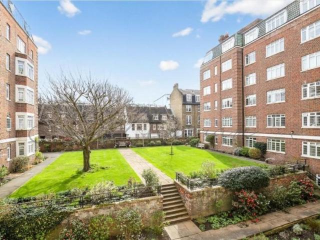 Pembroke Road, London, W8 1 bed flat to rent £1,800 pcm £415 pw