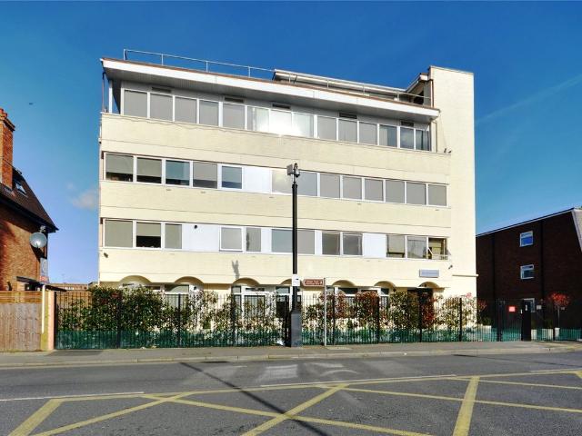 Pembroke Road, Ruislip HA4, 1 bed flat to rent, £1,450 pcm | PrimeLocation