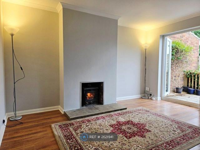 Pembroke Road, Tonbridge TN9, 2 bed flat to rent, £1,660 pcm | PrimeLocation