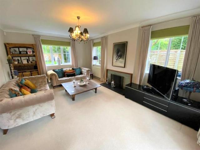 Pembroke Road, Woking, GU22