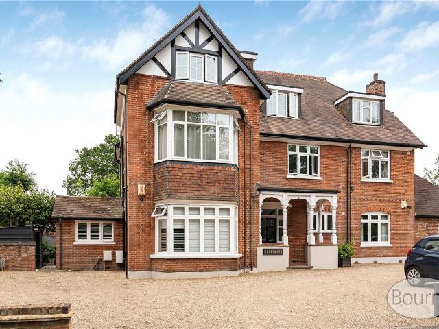 Pembroke Road, Woking, Surrey GU22, 1 bed flat to rent, £1,300 pcm | PrimeLocation