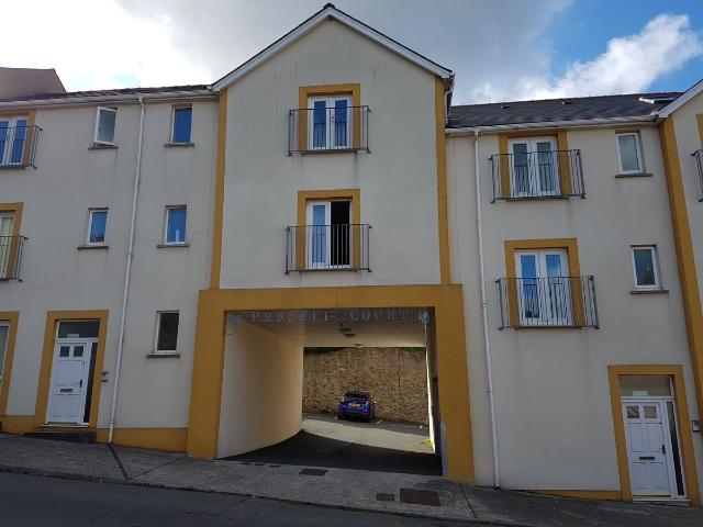 Pembroke Street, Pembroke Dock SA72, 2 bed flat to rent, £625 pcm | PrimeLocation