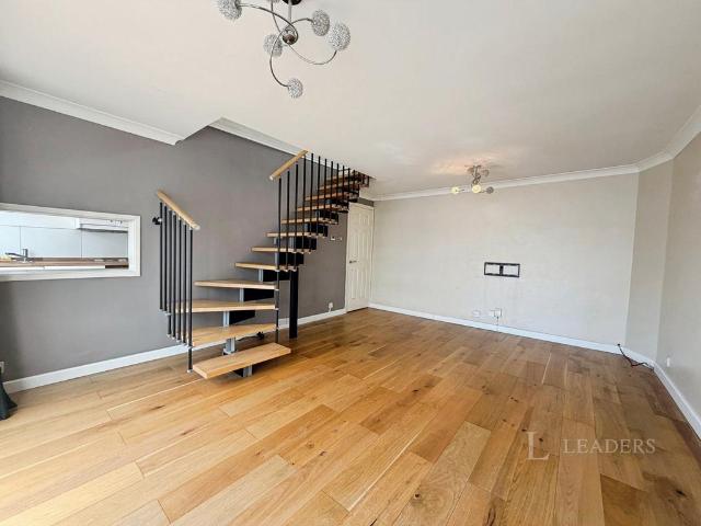 Pembridge Close, Redditch. 3 bed semi detached house to rent £1,400 pcm £323 pw
