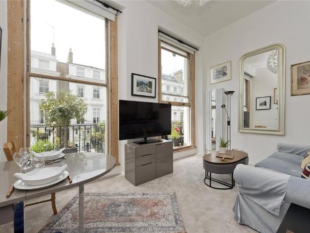 Pembridge Gardens, London, W2 1 bed flat to rent £2,950 pcm £681 pw