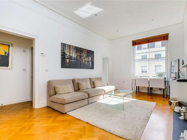 Pembridge Gardens, London W2 1 bed flat to rent £3,500 pcm £808 pw