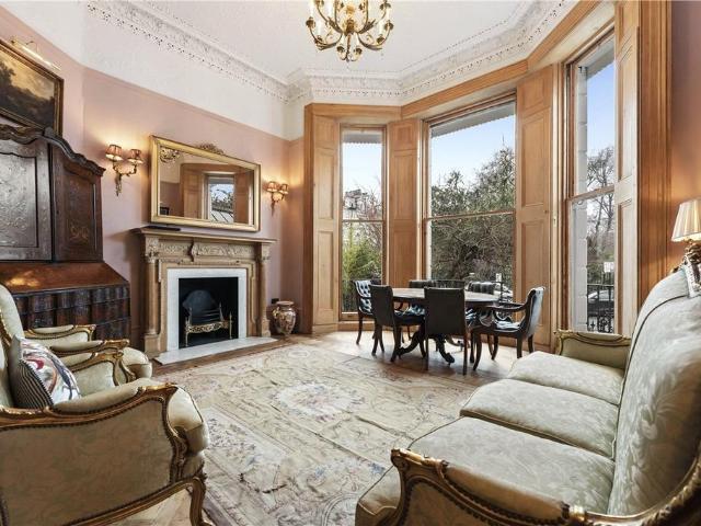 Pembridge Square, Notting Hill Gate. 2 bed apartment to rent £6,933 pcm £1,600 pw