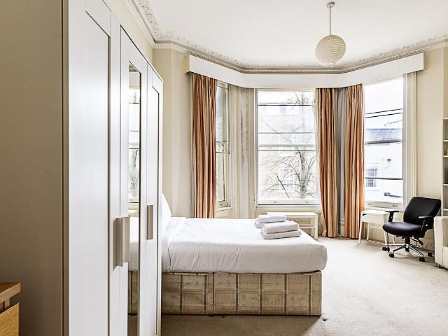 Pembridge Square, London W2, Studio to rent, £1,830 pcm | PrimeLocation