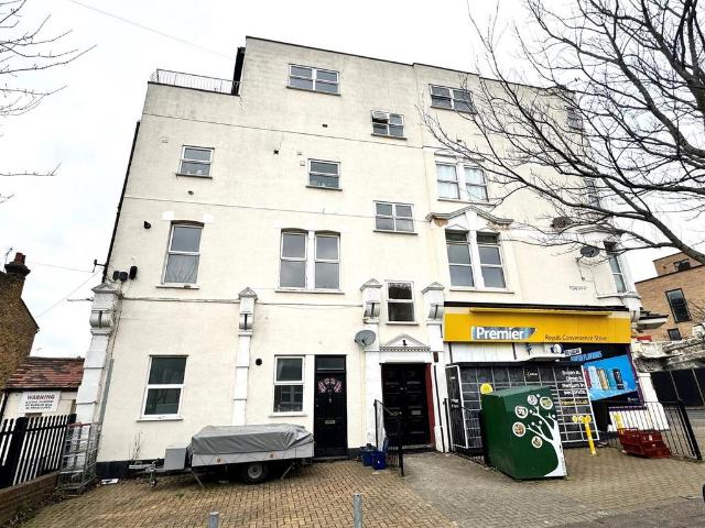 Pembury Road, Westcliff On Sea 3 bed flat to rent £1,400 pcm £323 pw