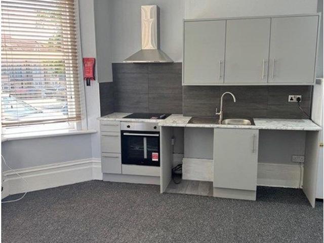 Pembury Road, Westcliff On Sea SS0, Studio to rent, £850 pcm | PrimeLocation