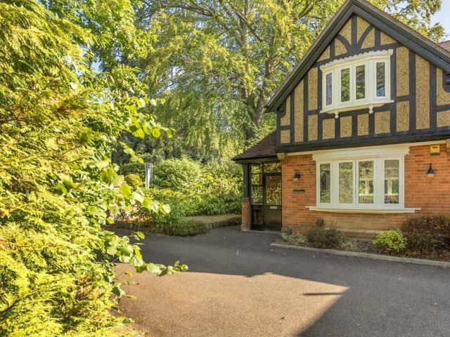 Pembury Road, Tunbridge Wells, TN2 2 bed semi detached house to rent £1,650 pcm £381 pw