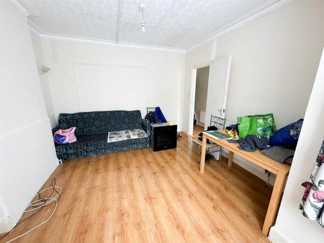 pemdevon road, croydon