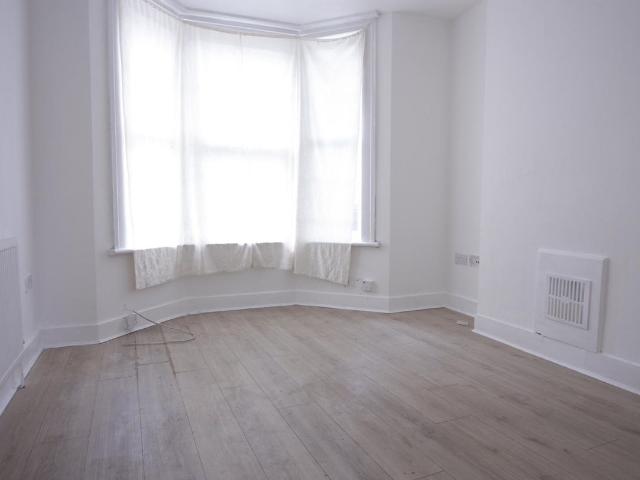 Pemdevon Road, Croydon CR0, 2 bed terraced house to rent, £1,900 pcm | PrimeLocation