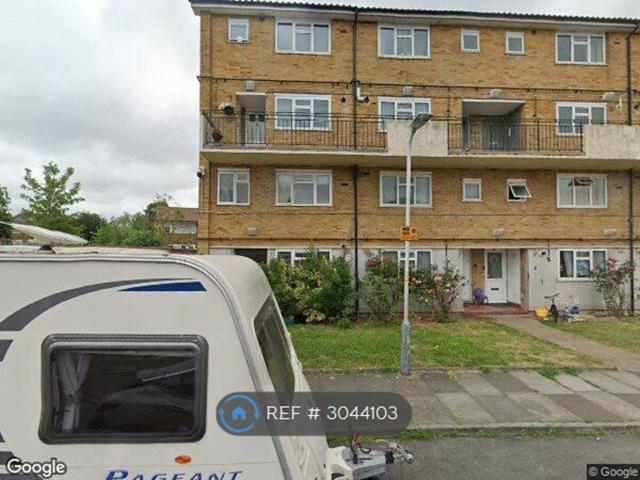 Pemerich Close, Hayes UB3, 2 bed flat to rent, £1,650 pcm | PrimeLocation