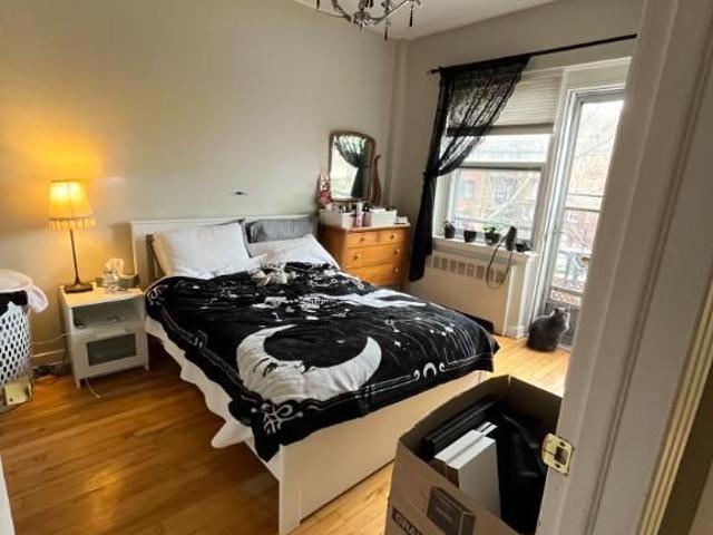 Pemier Mois Gratuit! 3 1/2 Transfert de Bail Mont Royal