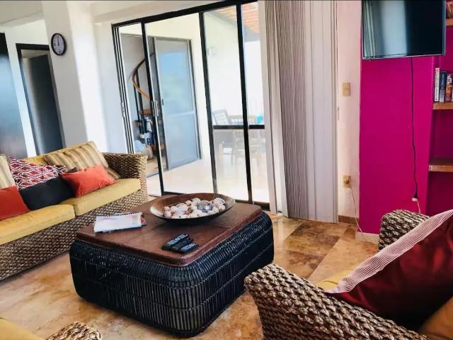 Pent house en Venta en Club Santiago, Manzanillo con Vista al Mar