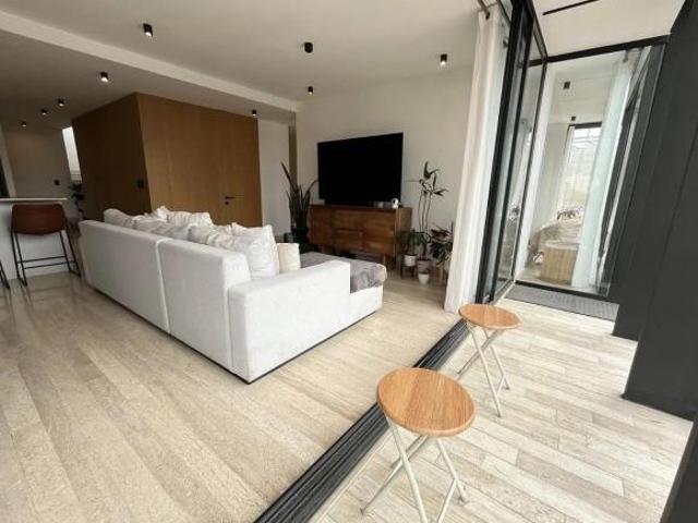PENT HOUSE EN VENTA 187m2 CON AMPLIO ROOF PRIVADO, BALCÓN EN ESTANCIA