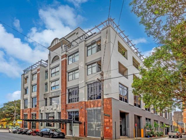 Penthouse 3 Level 6 6 Belvoir Street Surry Hills. 137 sq metres over two Lots with skyline vistas