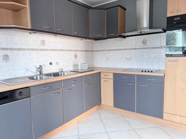 Penthouse 1 chambre avec terrasse, cave, ascenseur