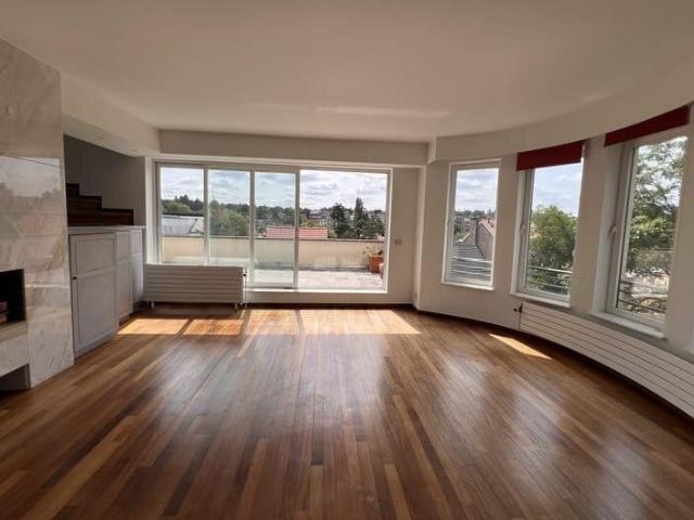 Penthouse 2 bed. in Uccle with 2 large terraces