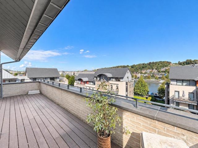 Penthouse 2 chambres avec 2 terrasses + parking en sous sol
