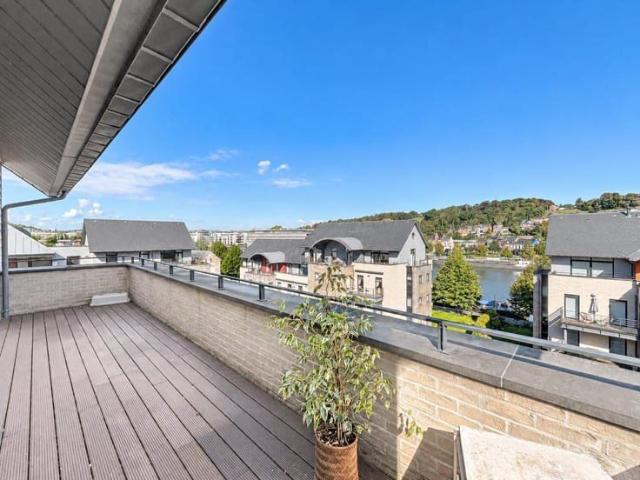 Penthouse 2 chambres avec 2 terrasses + parking en sous sol