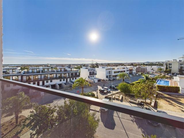 Penthouse c/ terraço e piscinaTemos para venda esta extraord. 0m² Tavira Santiago