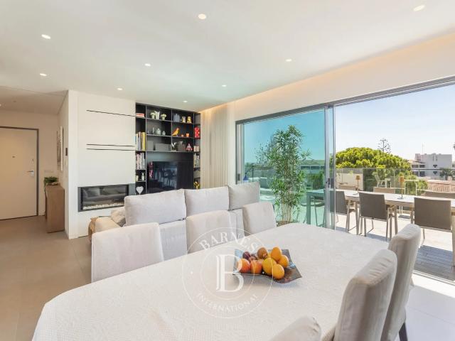 Penthouse com terraço e vista
