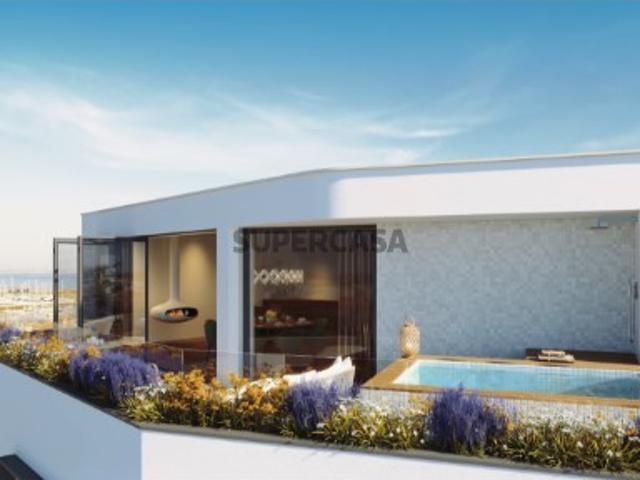 Penthouse com Vista Mar e arquitetura tradicional A Estrear