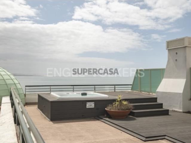 Penthouse com vista mar em Paço de Arcos