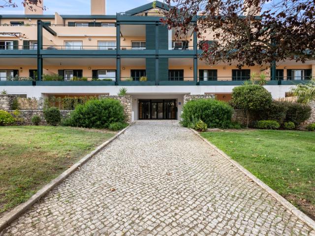 Penthouse com 5 quartos | Último piso | Terraço envolvente |. 253m² Mira Sintra