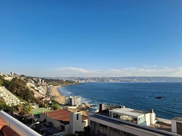 Penthouse con bubardilla, amplia vista al mar y playa reñaca