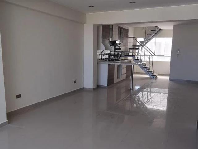 Penthouse con terraza de estreno en residencial exclusiva de cerro colorado