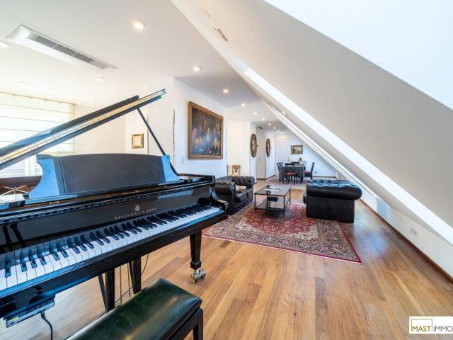 Penthouse Charme: Exklusive Maisonette mit Dachterrasse