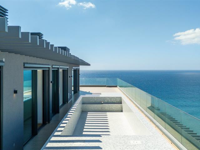 Penthouse à venda na Estrada Monumental 262m² São Martinho
