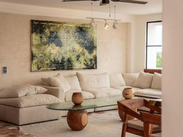 Penthouse amueblado y equipado en venta en García Gineres