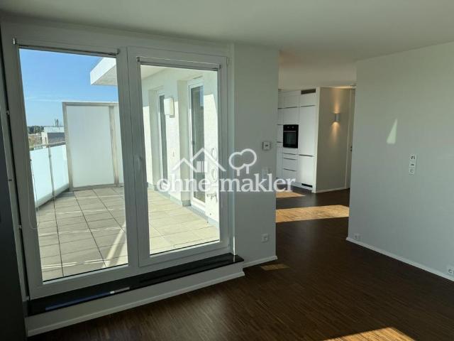 Penthouse am Riedberg mit großer Dachterrasse & Skylineblick – Klimaanlage, EBK & 2 TG Plätze