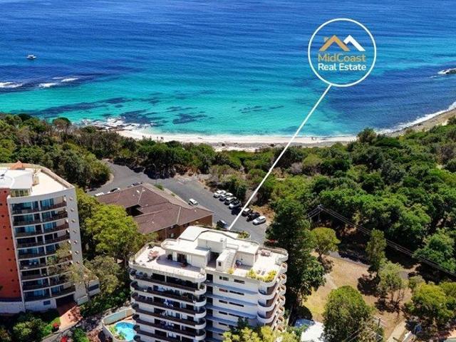 Penthouse Above Pebbly Beach