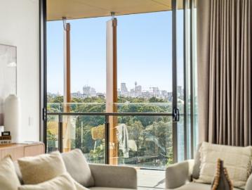 Penthouse apartment | Connected, convenient & modern | Priced to sell