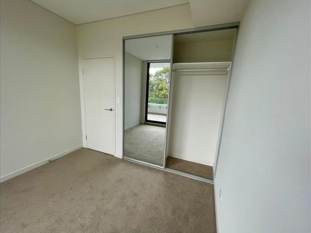 UNDER CONTRACT Penthouse apartment in premium location