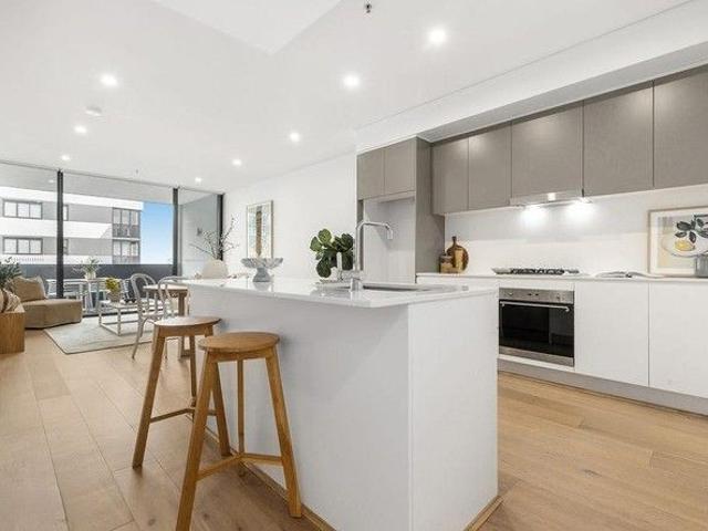 Light filled 3 Bedroom Apartment, Park & River Views