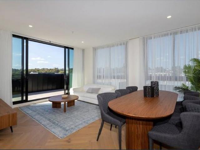 Penthouse Apartment with Wrap Around Balcony